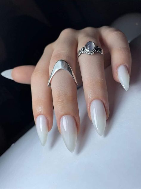 White Nails Stiletto, White Nails With Designs, White Stiletto Nails, Milky White Nails, White Almond Nails, Acrylic Nails Stiletto, Fake Nails Designs, Milky Nails, Nails Stiletto