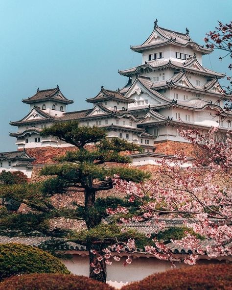 Japan Tourist, Himeji Castle, Japanese Castle, Japan Vacation, Japan Photography, Japon Illustration, Japanese Landscape, Cultural Architecture, Japan Aesthetic