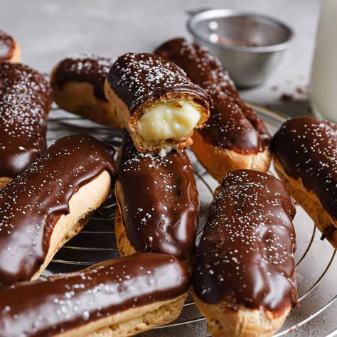 Homemade Eclairs, Eclair Recipe, Eclair Cake, Chocolate Eclair, Choux Pastry, Pastry Cream, Think Food, Chocolate Glaze, Cream Puffs