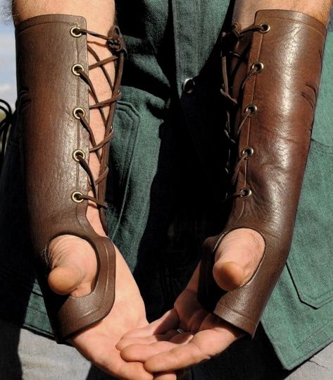 Dark Brown Highlights, Leather Gauntlet, Leather Bracers, Leather Armor, Medieval Clothing, Brown Highlights, Dragon Head, Fantasy Costumes, Leather Projects