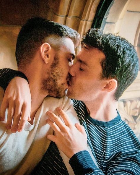 Kissing Challenge, Dollan Twins, I Believe In Love, Men Kissing, Gay Romance, Kissing Couples, Happy Together, Gay Love, Happy Places