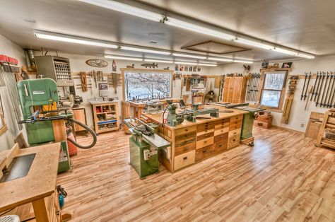 This is a 5-shot HDR image of my dad's workshop, tone mapped in Photomatix. View on black here: www.flickr.com/photos/chrisgotz/5299237692/lightbox/ Officine In Garage, Garage Woodshop, Garage Workshop Layout, Workshop Layout, Shop Garage, Woodworking Shop Layout, Flickr Com, Workshop Design, Diy Workshop