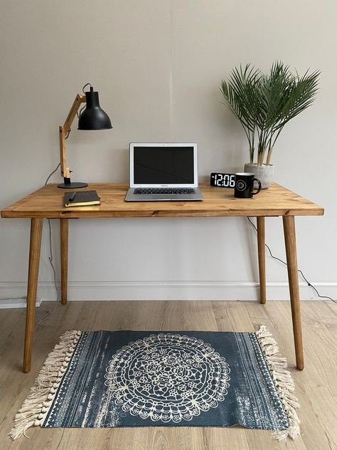 Wood Desk Bedroom, Wooden Modern Desk, Wooden Desk Design, Scandi Desk, Scandi Office, Desk Scandinavian, Plain Desk, Simple Wooden Desks, Scandinavian Style Desk