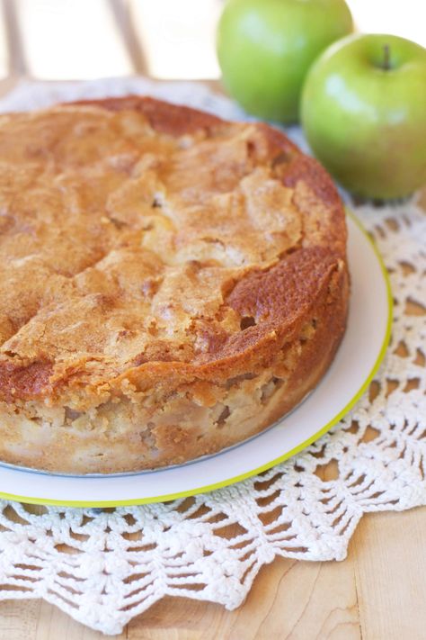 French Apple Custard Cake Apple Custard Cake Recipe, Apple Custard Cake, Cake With Custard Filling, Cake With Custard, Custard Cake Recipes, Apple Custard, French Apple Cake, Custard Cake, Custard Filling