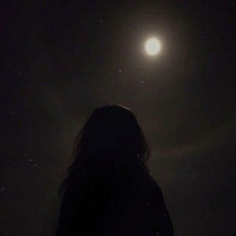 Night Aesthetic Portrait, Sillouttes Images Women Aesthetic, Girl With Moon Aesthetic, Night Images Photography, Moonlight Aesthetic Dark, Night Pfp Aesthetic, Looking At The Moon Aesthetic, Night Profile Picture, Moon Friend Aesthetic