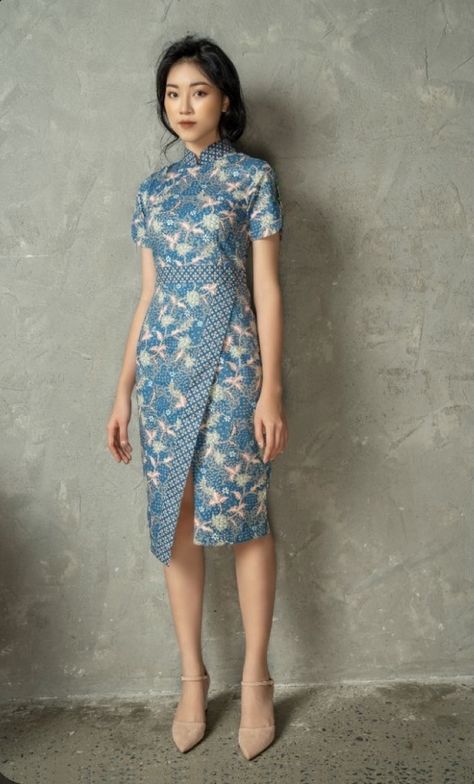 Chinese Dress Modern, Model Dress Batik, Batik Dress Modern, Thai Silk Dresses, Batik Clothing, Dinner Dresses, Design Kurta, Robes D'occasion, Modern Cheongsam