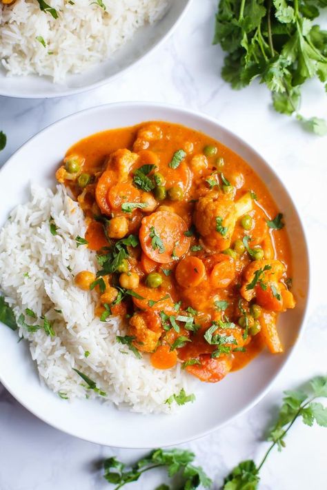 Loaded Veggie Tikka Masala Recipes Cauliflower Rice, Tika Masala, Vegan Tikka Masala, Recipes Cauliflower, Resep Pasta, Tikka Masala Recipe, Rice Chicken, Delicious Vegetables, Vegetarian Dinners