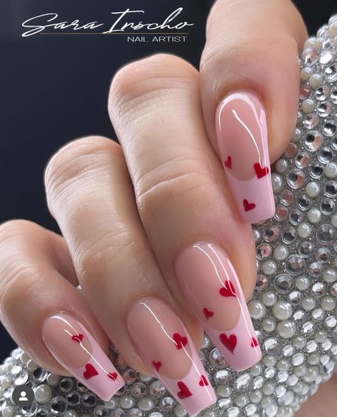 Almond Nails Baddie Designs, Pink And Red Nail Designs, Heart Nail Designs, Girly Acrylic Nails, Valentine Nails, Valentines Day Nails, Pink Acrylic Nails, Uñas Acrilicas, Heart Nails