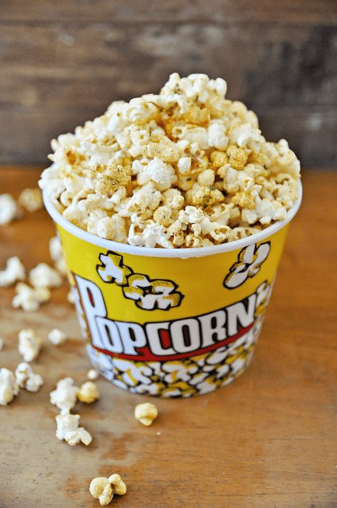 How to Make ¨Better than Movie Theater¨ Popcorn at Home Popcorn Stand, Popcorn Cups, Movie Theater Popcorn, Movie Popcorn, Snack Prep, Popcorn Bucket, Pop Popcorn, Healthier Food, Fiction Movies