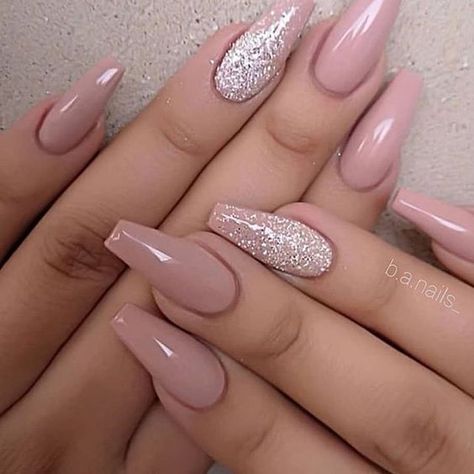 Spring Nails, Gold Nails, Spring Nail Colors, Nails French, Nails Inspo, Gel Manicure, Des Moines, French Nails, Nail Inspo