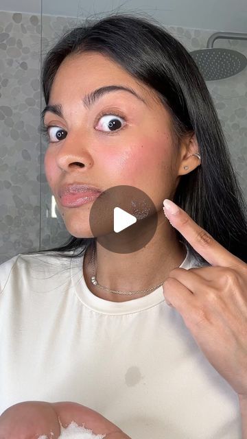 Doro Cubillo on Instagram: "if you have a pimple try this hack ➡️
💦 you need ice, salt and a bandaid 
💦 ice pimple first and then apply salt on it, cover the pimple with the bandaid 
💦 wait two hours and take it off

💦 My results were less inflammation and redness and it drained a little bit

Credits to @bronzedbisma ♥️" Cover Up Pimples, Pimple Hacks, Pimple Scar Removal, Redness Pimple, Blind Pimple, It Cover, Pimples Overnight, Pimples Remedies, How To Get Rid Of Pimples