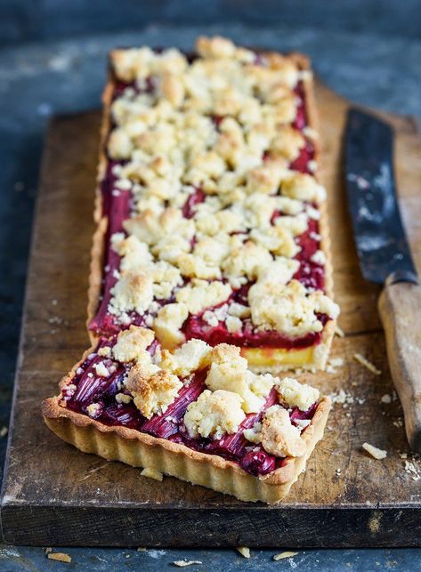 How's that for a name – basically this is a combination of some of my favourite things and the combination is a total winner! Roasted Rhubarb, Rhubarb Custard, Crumble Tart, Rhubarb And Custard, Winter Dishes, Good Pie, Fruit Tarts, Sweet Pies, Vanilla Bean Ice Cream