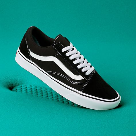 Including the latest Vans Old Skool ComfyCush. Vans Comfy Cush, Vans Vintage, Tenis Vans, Old Skool Black, Vans Store, Blue Vans, Black Vans, Leather Shoes Woman, Vans Authentic