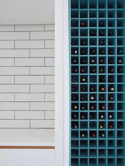 Grooved white panels divide São Paulo apartment by David Ito Small Wine Racks, Modern Wine Rack, Wine Rack Design, Contemporary Home Interior, Wall Niche, Design Theory, Wine Rack Wall, Built In Furniture, Set Of Drawers