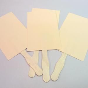 Wedding this summer? Get creative and make some paper fans your guests to help keep 'em cool. DIY Paper Fans Diy Wedding Fans, Hand Fans Diy, Paper Fans Wedding, Crayon Days, Reception Planning, Paper Hand Fans, Wedding Reception Planning, Convention Gifts, Craft Sticks