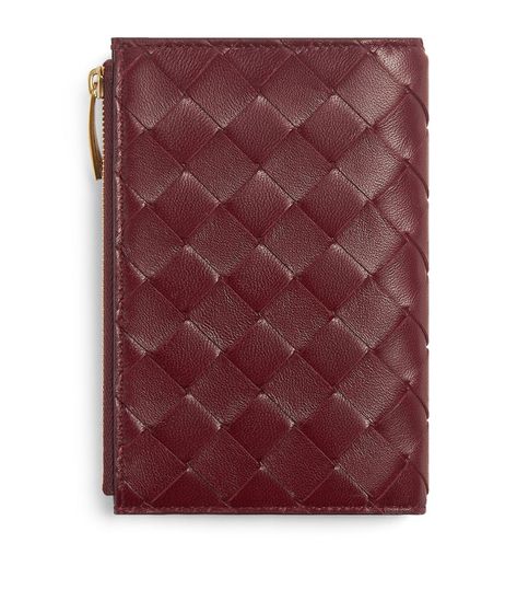 Find BOTTEGA VENETA Medium Leather Intrecciato Bifold Wallet on Editorialist. It's accessories such as this zipped wallet from Bottega Veneta that set the tone of your repertoire - this one just so happens to be pared-back and minimal. Much like the rest of the Italian House's line-up, the leather-crafted design eschews logos that lend recognition but opts for the label's next best thing: the Intrecciato weave. Tiffany Blue Box, Blow Dry Salon, Wine Case, New Bottega, Bottega Veneta Intrecciato, Bottega Veneta Wallet, Coin Wallet, Leather Denim, Bifold Wallet