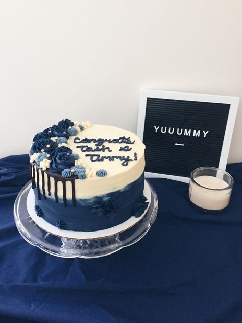 Midnight Blue Cake Birthday, Green Cake Ideas Simple For Men, Royal Blue Cake Ideas, Birthday Cake Navy Blue, Blue Cake For Boys, Dark Blue Cake For Men, Navy Blue Cake For Men, Blue Birthday Cake For Men, Dark Blue Birthday Cake