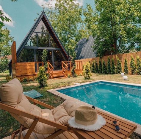 https://youtu.be/KTezP0XKVBQ?si=CfDkrE16M4CCtkj1 A Frame Cabin With Pool, Modern A Frame Cabin, Triangle House, Tiny House Luxury, Cosy House, Tiny House Nation, House Design Ideas, A Frame House Plans, Rest House