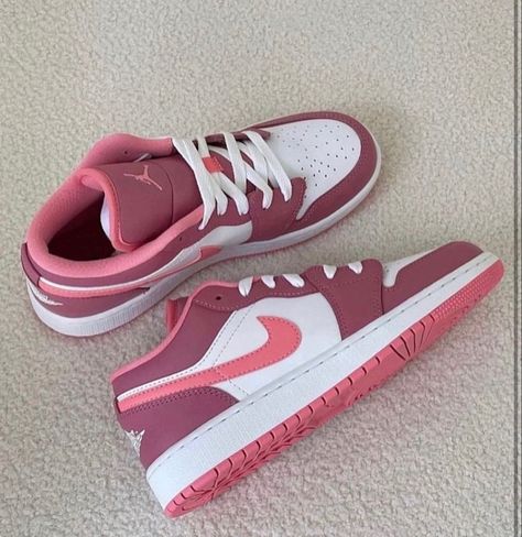 #jordan1addict #jordan1low #nike #sneakers #sneakerhead #sneakersaddict #sneakersnike Nike Shoes Women Fashion, Pink Jordans, Pretty Sneakers, Trendy Shoes Sneakers, Nike Fashion Shoes, Nike Shoes Girls, Preppy Shoes, Pretty Shoes Sneakers, Kicks Shoes