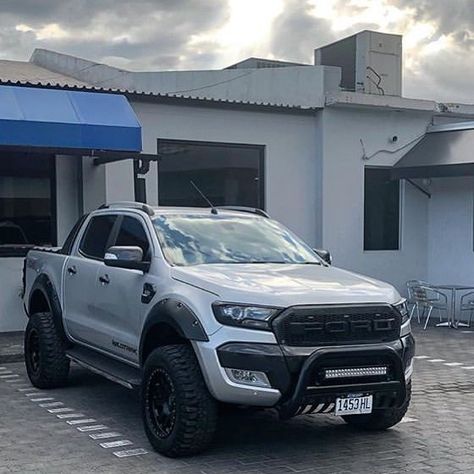 Ford Wildtrack Ranger, Pick Up Trucks 4x4, Ford Ranger Xlt Modified, Cool Trucks Ford, Ford Ranger Wildtrak Modified, Ford Ranger Raptor Modified, Ford Wildtrak, Vintage Ford Trucks, Ford Ranger Modified