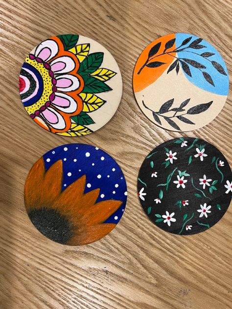 Painting Coasters Ideas, Happiness Activities, Diy Gifts Videos, Painted Coasters, Easy Diy Room Decor, Coaster Art, Tiny Art, Glass Bottles Art, Wood Painting Art