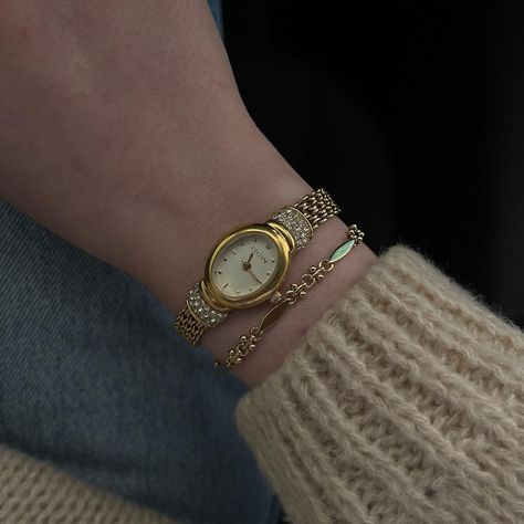 Vintage Elgin Watch BEAUTIFUL Elgin watch All stones... - Depop Vintage Women Watch, Teapot Jewelry, Vintage Wrist Watch, Elgin Watch, Vintage Gold Watch, Magical Jewelry, Dope Jewelry, Classy Jewelry, Jewelry Lookbook