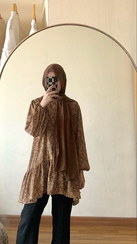 Holiday Jokes, Simple Dress Casual, Stylish Outfits Casual, Modest Casual Outfits, Long Clothes, Muslim Outfits Casual, Hijab Style Casual, Hijabi Fashion Casual, Fashion Top Outfits