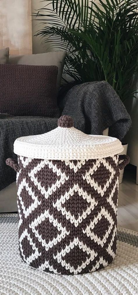 35+ Amazing Crochet Baskets For Free Ideas 2019 - Page 25 of 35 - stunnerwoman. com Large Crochet Basket Pattern Free, Crochet Basket Patterns, Crochet House, Chunky Yarn Crochet, Crochet Bracelet Pattern, Crochet Basket Pattern Free, Floor Baskets, Basket Crochet, Crochet Baskets