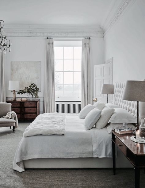 White Company Bedroom, Reka Bentuk Bilik Tidur, Serene Home, Sofa Dining, Hiasan Bilik Tidur, Entry Tables, Foyer Decorating, Decor Entryway, Classic Home