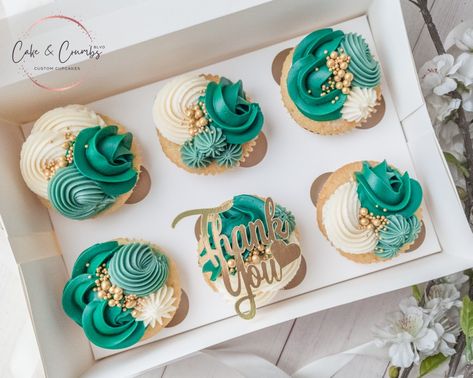 Beautiful shades of Teal and Ivory with Matte Gold Pearls. Customize your toppers for any occasion! Teal And Gold Cake Ideas, Teal And Gold Graduation Party Ideas, Teal Birthday Party Ideas, Teal And Gold Cake, Champagne Dessert Table, Decorative Cupcakes, Gold Baby Shower Cake, Turquoise Cake, Teal Cake