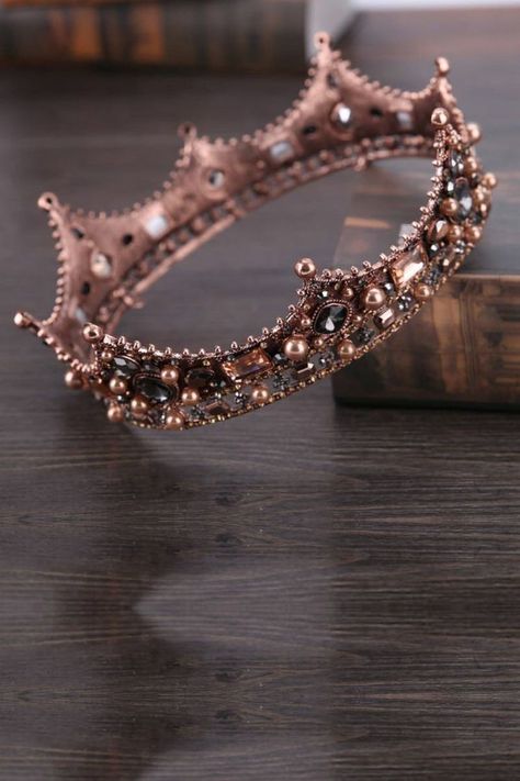 Kellycore Aesthetic, Tiara Aesthetic, Crystal Crown Tiaras, Rose Gold Aesthetic, Crown Aesthetic, Fairytale Aesthetic, Glittery Wallpaper, Neck Pieces Jewelry, Queen Aesthetic