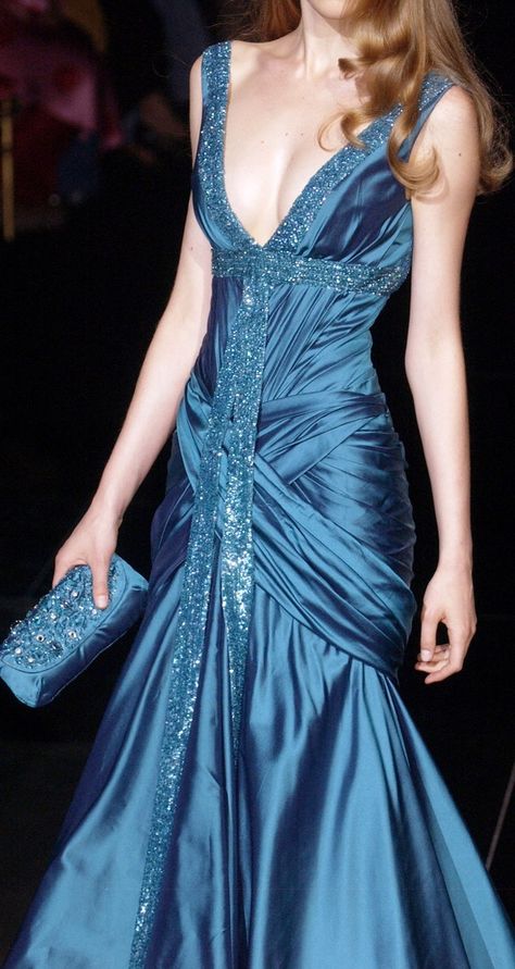 Elie Saab Haute Couture Autumn 2005 Elie Saab Haute Couture, Prom Dress Inspo, Elie Saab Fall, Runway Fashion Couture, Frou Frou, Prom Dress Inspiration, Runway Dresses, Pretty Prom Dresses, Grad Dresses