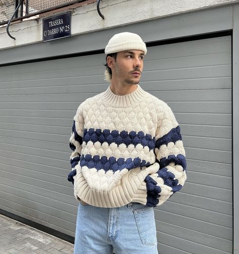 Men’s Fashion Inspiration Beanie Outfit Men Street Styles, Taiwan Outfit, Casual Sporty Outfits, Sweater Outfits Men, Male Sweaters, Beanie Outfit, Mens Smart Casual Outfits, Fashion Minimal, Masc Outfits