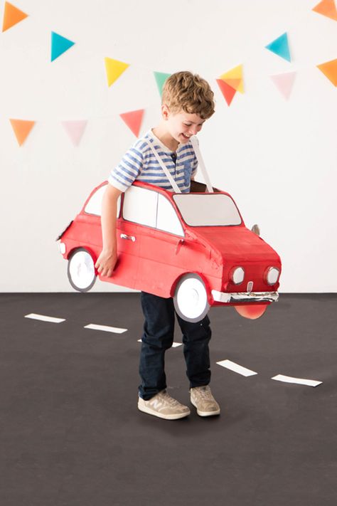 7 Easy Last Minute Halloween Ideas - Petit & Small Diy Car Costume Kids, Diy Car Costume, Cardboard Car Costume, Jello Crafts, Easiest Halloween Costumes, Cute Easy Halloween Costumes, Vintage Fiat, Car Costume, Cardboard Car