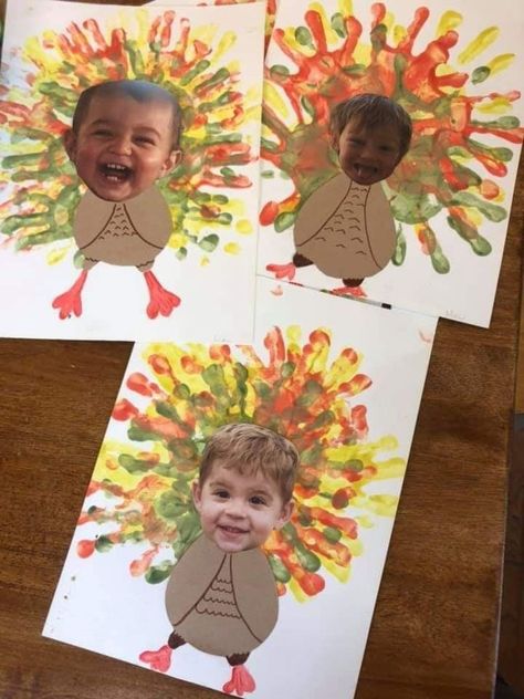 Picture Turkey Craft, Easy Toddler Crafts Thanksgiving, Turkey Daycare Crafts, Turkey Craft With Picture, Thanksgiving Ideas For Infants, Thanksgiving Grandparents Craft, Thanksgiving Gifts Preschool, Thanksgiving Gift Preschool, Thanksgiving Gift For Parents Preschool