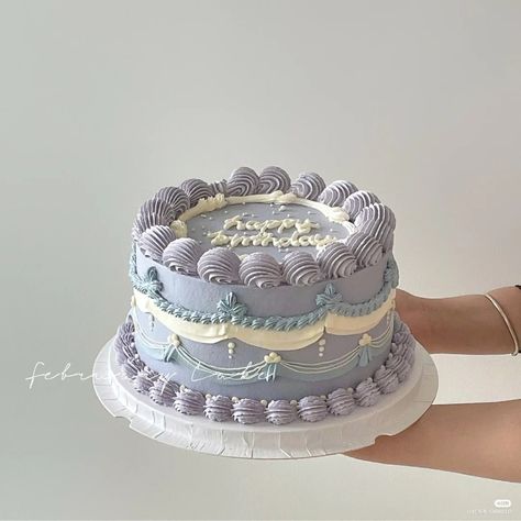 Purple Blue Cake Birthday, Purple Korean Cake, Blue And Purple Cake, 19th Birthday Cakes, Rodjendanske Torte, Bolo Vintage, Purple Cakes Birthday, Ugly Cakes, Blue Birthday Cakes