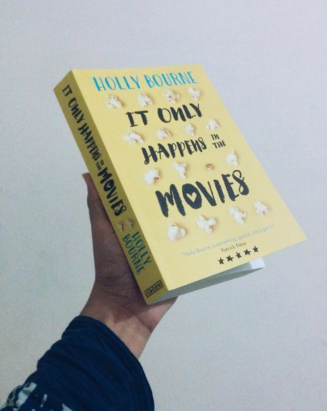 It Only Happens In The Movies Book, Best Love Books To Read, It Only Happens In The Movies, Kissing In The Snow, Books To Read In Summer, Holly Bourne, Friendship Dynamics, Best Romantic Books, Greatest Love Story