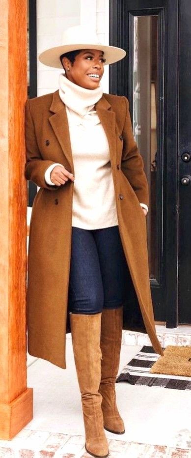 Outfit Ideas With Fedora Hats, Tan Fedora Hat Outfit Black Women, Tan Fedora Hat Outfit, Floppy Hat Outfit Winter, Winter Outfits With Hats, Womens Fedora Hat Outfit, Outfits With Fedoras For Women, Fedora Hat Outfit Winter, Fedora Hat Outfit Black Women