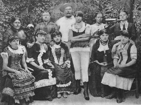 Brothel in Rouen, France, c. 1900.Photographer unknown via servatius Soiled Doves, Rouen France, Saloon Girls, Victorian Photos, Fine Photography, Vintage Trends, Images Vintage, Working Woman, Old West