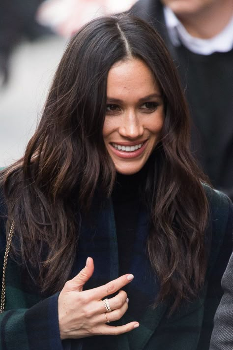 How to Get Meghan Markle’s Royal Hair Color, According to a Pro Meghan Markle Highlights, Dark Brunette Hair Aesthetic, Meghan Markle Hair Color, Level 5 Hair Color Brown, Jessica Pearson Hair, Hair Color Ideas For Brunettes Medium, Meghan Markle Aesthetic, Level 5 Brunette, Dark Brown Medium Hair