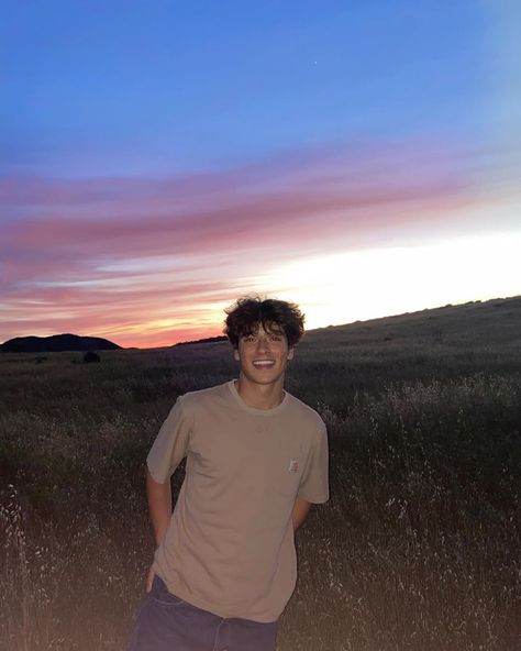 @pjcooltomasi on Instagram: “Half the sunset is missing but still perty” Brunette Boys Aesthetic, Indie Guy, Mens Photoshoot Poses, Cute Brunette, Poses References, The Perfect Guy, Aesthetic Guys, Instagram Pose, Photography Poses For Men