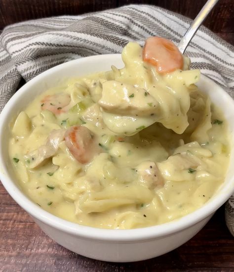 These creamy chicken and noodles are rich, flavorful and the perfect comfort food! Even the pickiest of eaters love this dish! Roast Chicken Seasoning, Salisbury Steak Crockpot, Creamy Chicken And Noodles, Homemade Salisbury Steak, Crockpot Chicken And Noodles, Crockpot Steak, Chicken And Noodles, Creamy Chicken Noodle Soup, Cheesy Chicken Broccoli