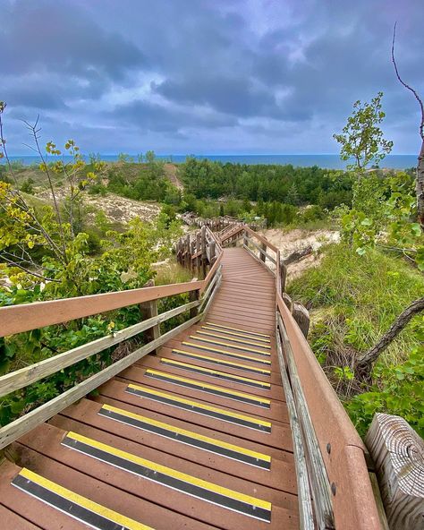 There’s no better way to get up close with nature in the Indiana Dunes area than exploring the more than 70 miles of trails that wind through the National and State Park. There are a wide variety of trails, including Indiana Dunes State Park, Indiana Dunes National Park, Sunset Hills, Travel 2024, Indiana Dunes, Beautiful Hikes, Park Trails, Nature Preserve, The Dunes