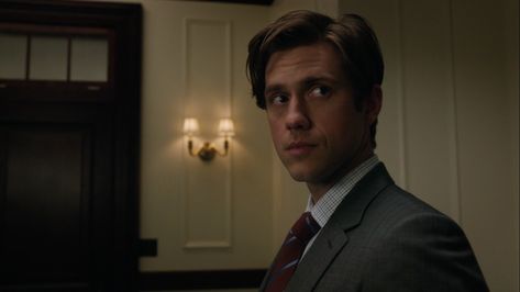 Aaron Tveit, Gif