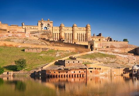 12 Top-Rated Attractions & Places to Visit in Jaipur | PlanetWare Amer Fort, India Tour, Gorgeous Sunset, Travel Inspired, India Travel, Tour Packages, Unesco World Heritage Site, Tourist Destinations, Heritage Site