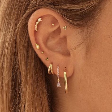 4 Lobe Piercings, Ohrknorpel Piercing, Ear Photo, Minimalist Ear Piercings, Unique Ear Piercings, Ear Peircings, Forward Helix Piercing, Cool Ear Piercings, Pretty Ear Piercings