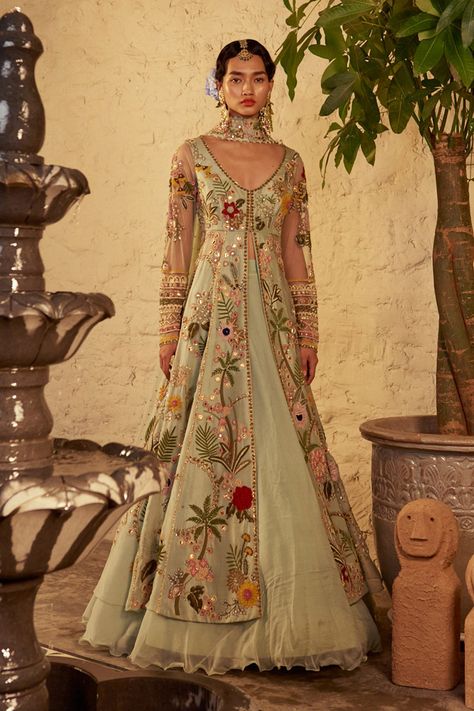 Trendy Outfits Indian, Indian Outfits Lehenga, Traditional Indian Dress, Pakistani Fancy Dresses, Indian Dresses Traditional, Desi Clothes, Traditional Indian Outfits, Designer Dresses Casual, Party Wear Indian Dresses