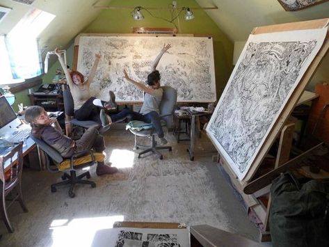 Home Art Studios, Art Studio Storage, Artist Workspace, Beehive Design, Drawing Desk, Art Studio Space, Art Studio Organization, Art Studio Room, Art Studio Design