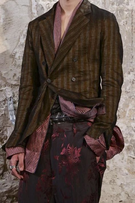 Haider Ackermann Menswear, Haider Ackermann, Poses References, Mens Fashion Summer, Mens Spring, 2015 Fashion, Spring Summer 2015, Yohji Yamamoto, Fantasy Fashion