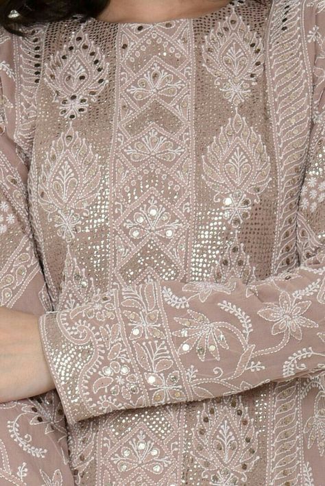 Lakhnawi Suits Design, Chicken Kari, Pakistani Party Wear Dresses, Pakistani Dresses Casual, Pakistani Fashion Party Wear, Salwar Kamiz, Kurti Designs Party Wear, Kurta Designs Women, Pakistani Bridal Dresses